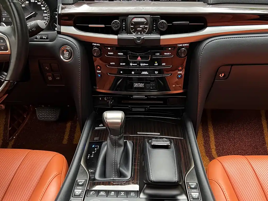 Lexus LX — миниатюра 8