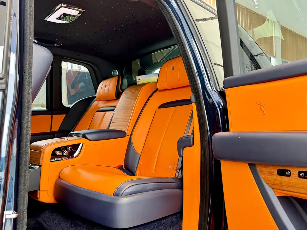 Rolls-Royce Cullinan — миниатюра 10