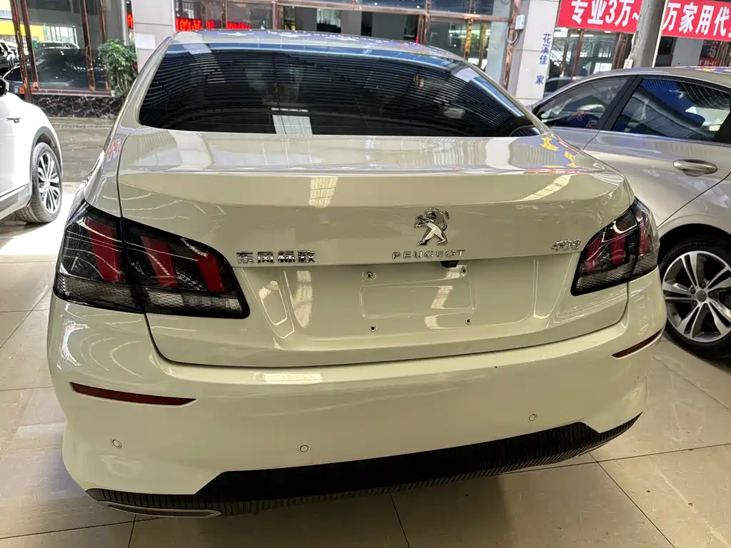 PEUGEOT 408