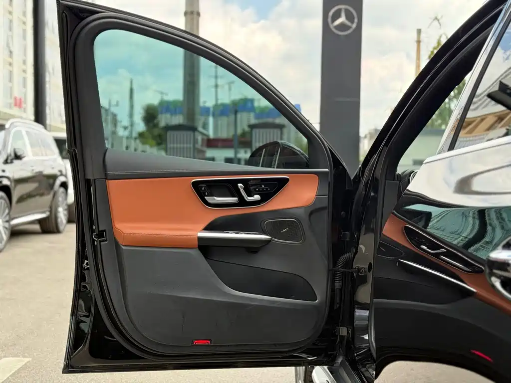 Mercedes-Benz GLC — миниатюра 16