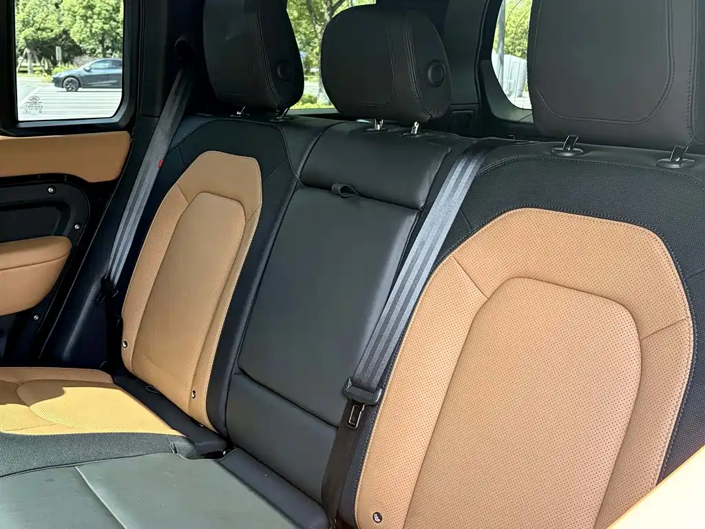 Land Rover Defender — миниатюра 18