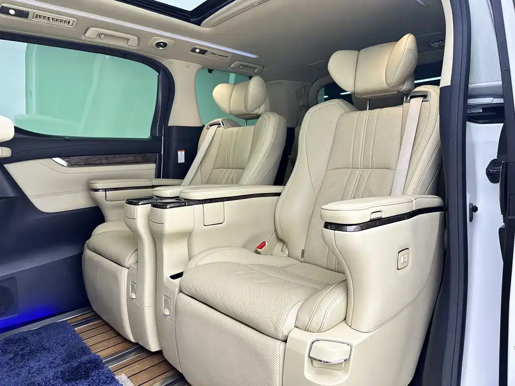 Toyota Vellfire 2019 2.5L HV Luxury