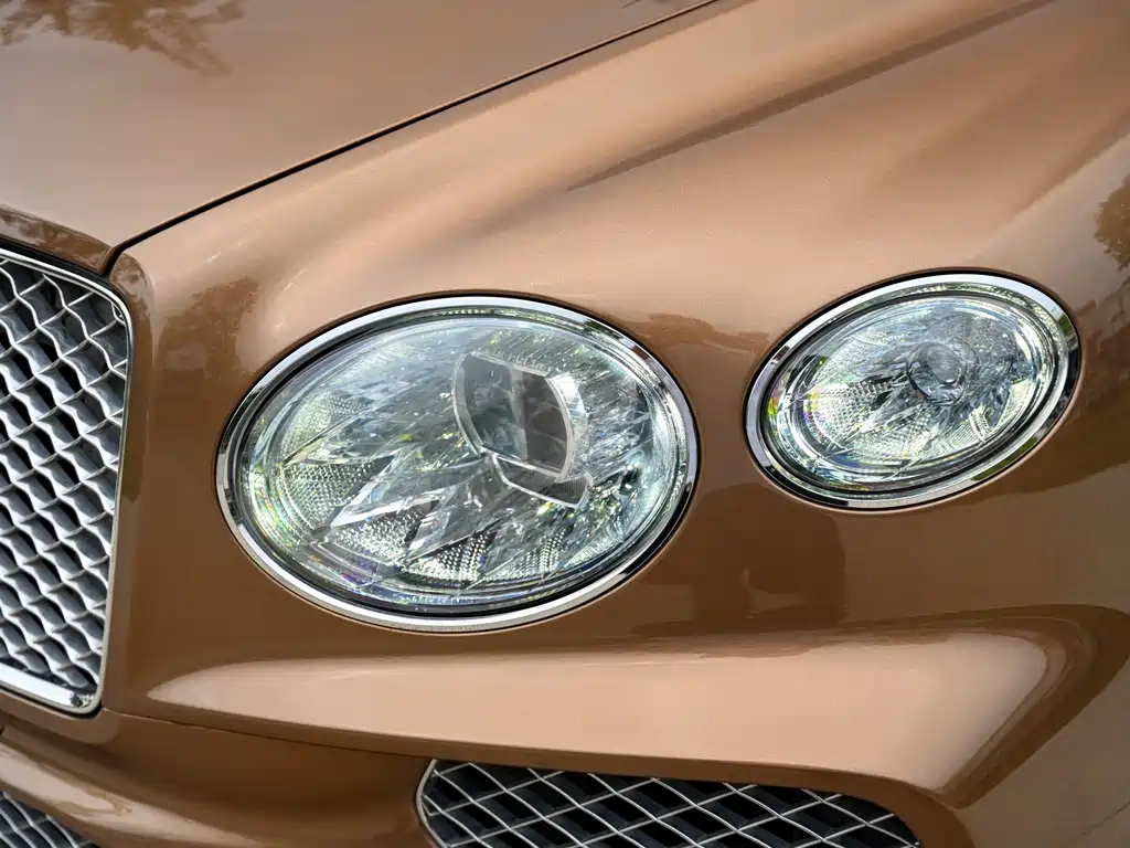 Bentley Bentayga — миниатюра 16