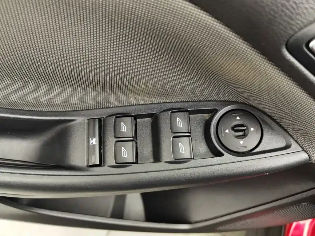 Ford Focus — миниатюра 9