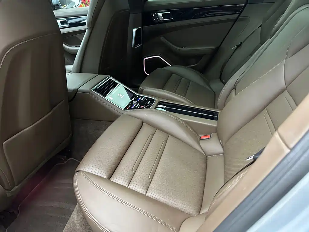 Porsche Panamera — миниатюра 5