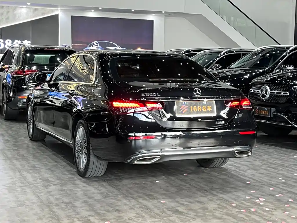 Mercedes-Benz E-Class — миниатюра 5