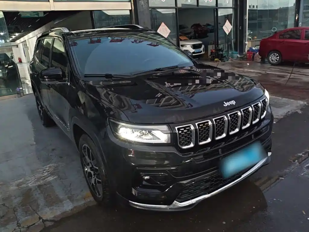 Jeep Grand Commander — миниатюра 4