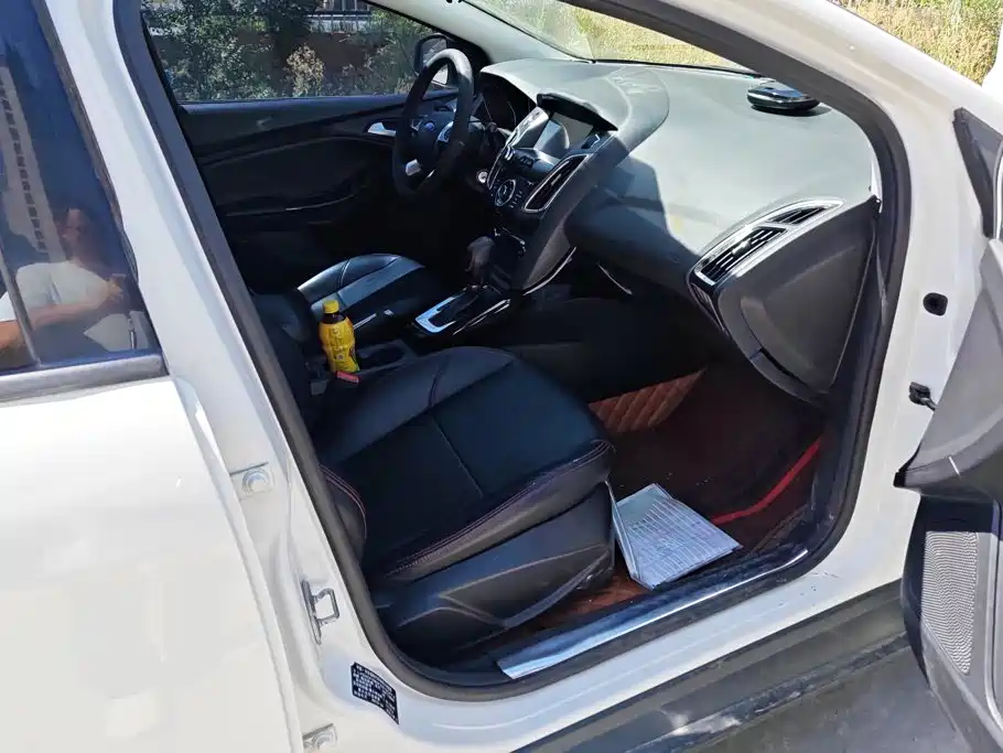 Ford Focus — миниатюра 8