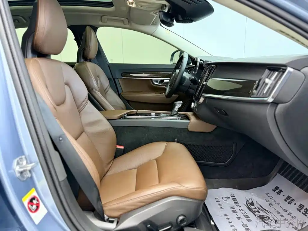 Volvo S90 — миниатюра 5