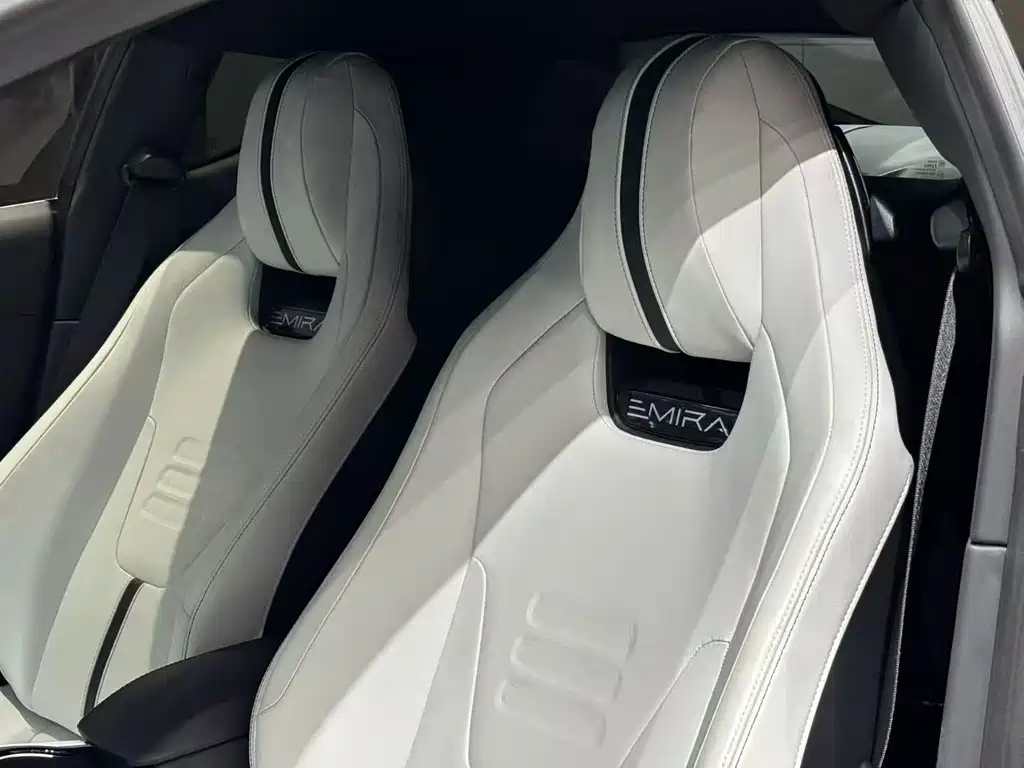 Lotus Emira — миниатюра 4