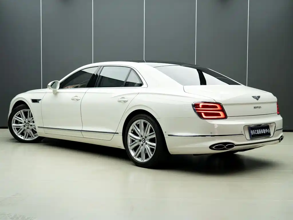 Bentley Flying Spur — миниатюра 5