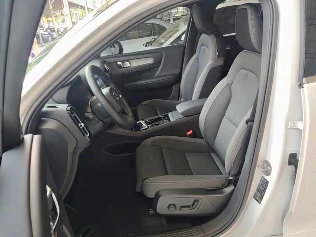Volvo XC40 — миниатюра 15