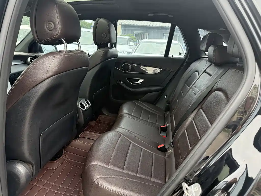 Mercedes-Benz GLC 2018 GLC 260 4MATIC Luxury