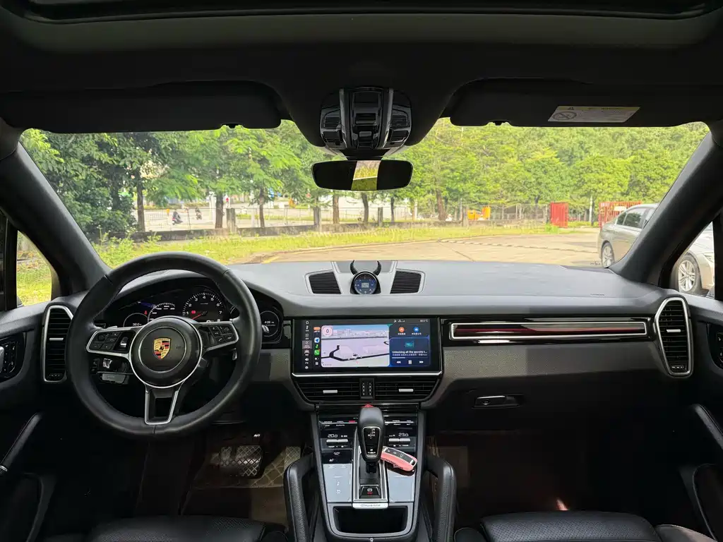 Porsche Cayenne — миниатюра 4