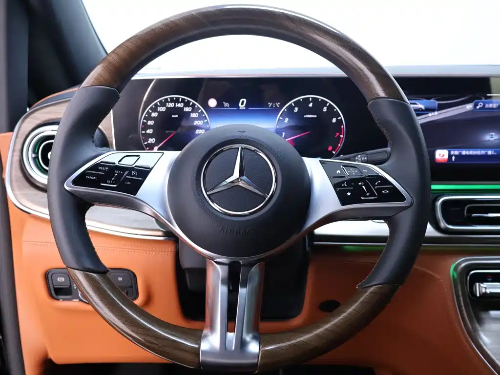 Mercedes-Benz V-Class — миниатюра 16