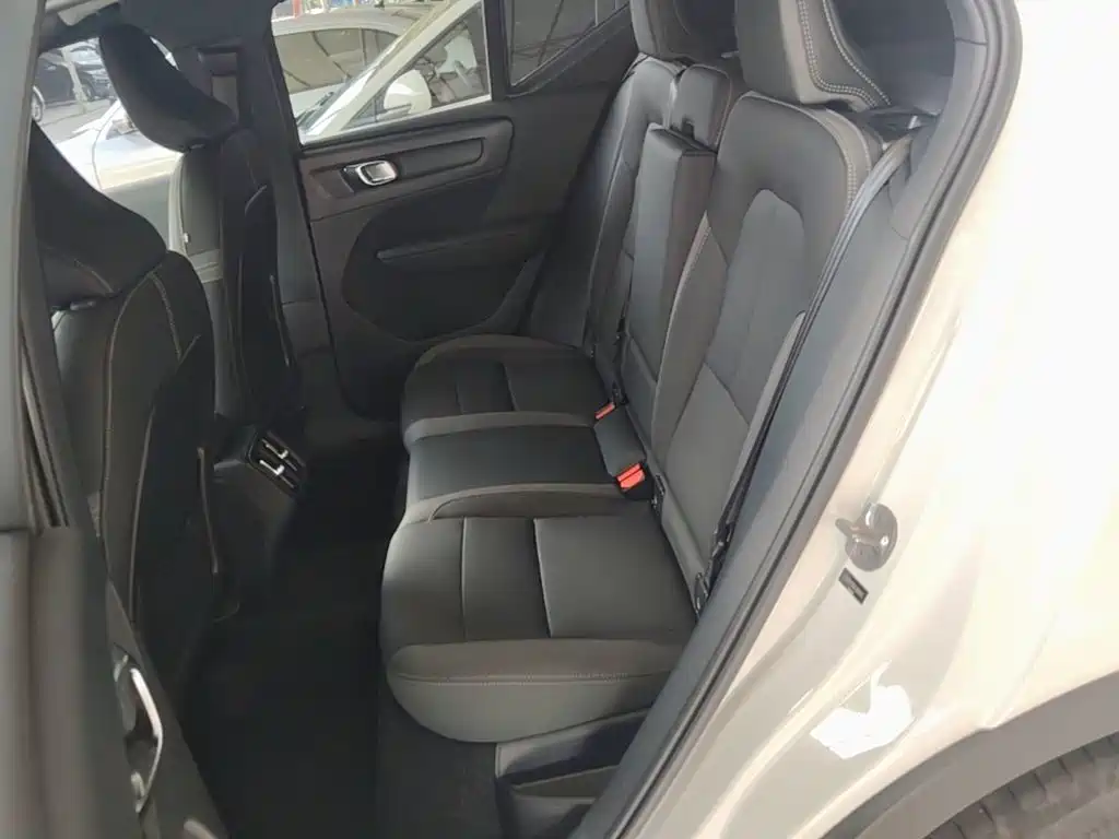 Volvo XC40 — миниатюра 17