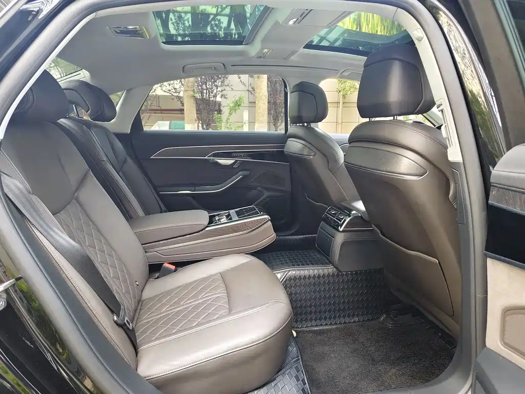 Audi A8 2024 A8L 50 TFSI quattro Premium