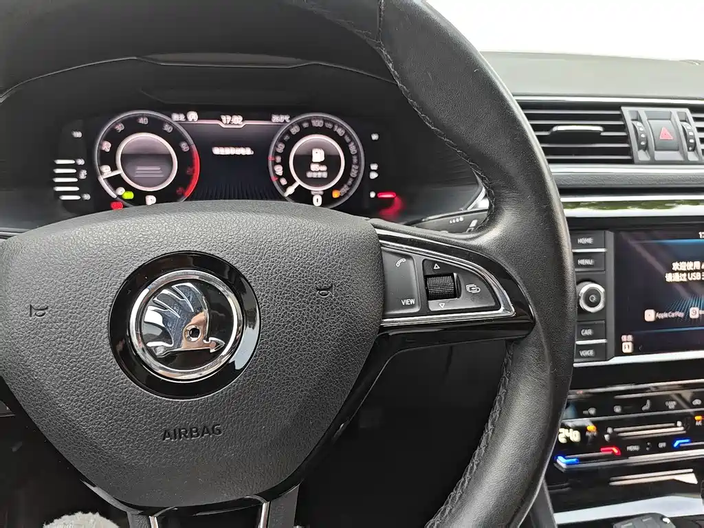 Skoda Superb — миниатюра 13