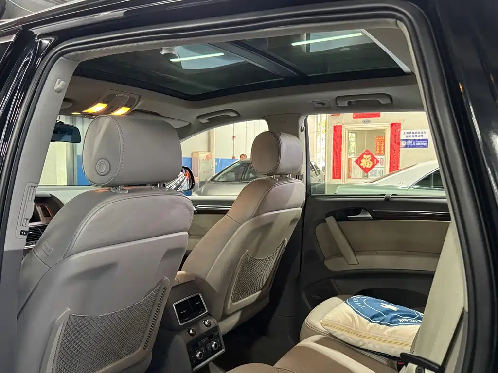 Audi Q7 — миниатюра 10