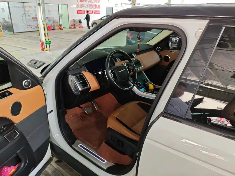 Land Rover Sport — миниатюра 3