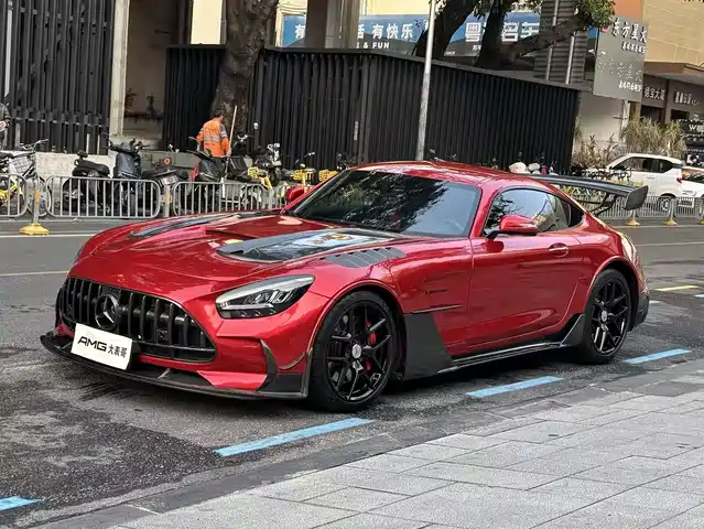 MERCEDES-BENZ AMG GT