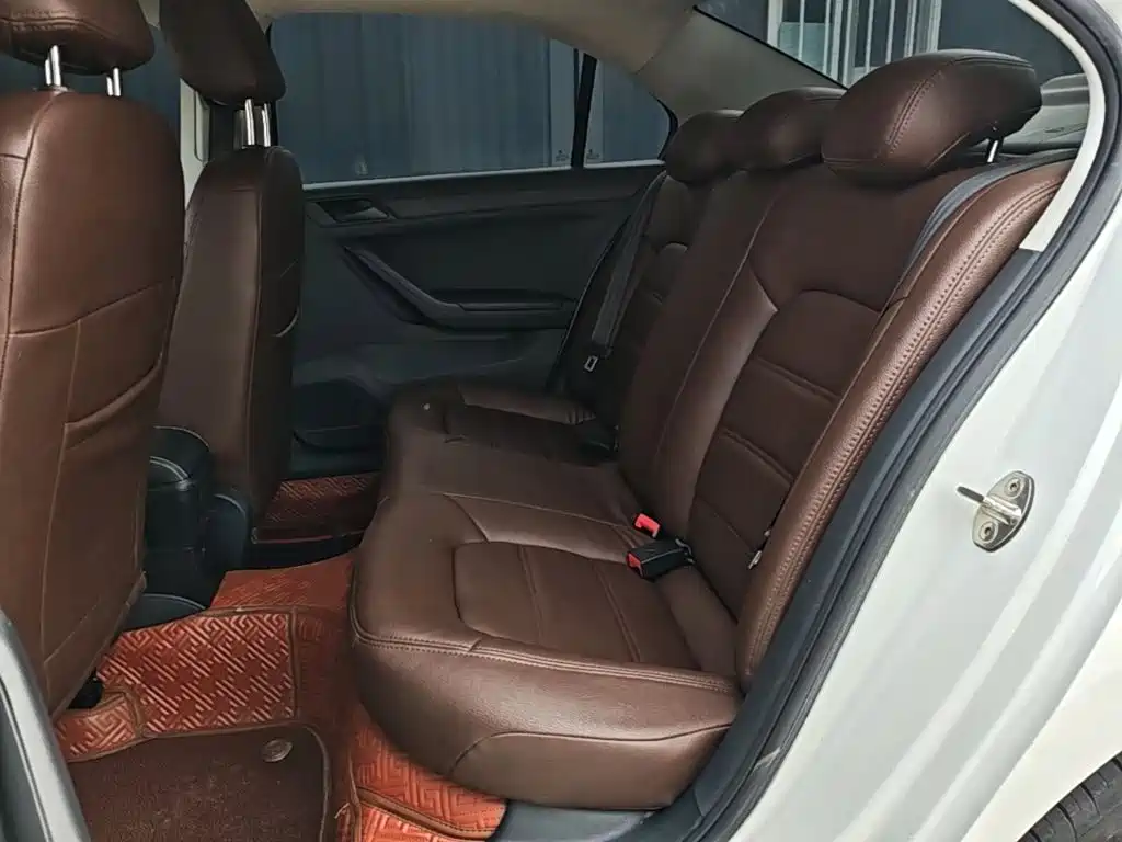 Volkswagen Jetta — миниатюра 17