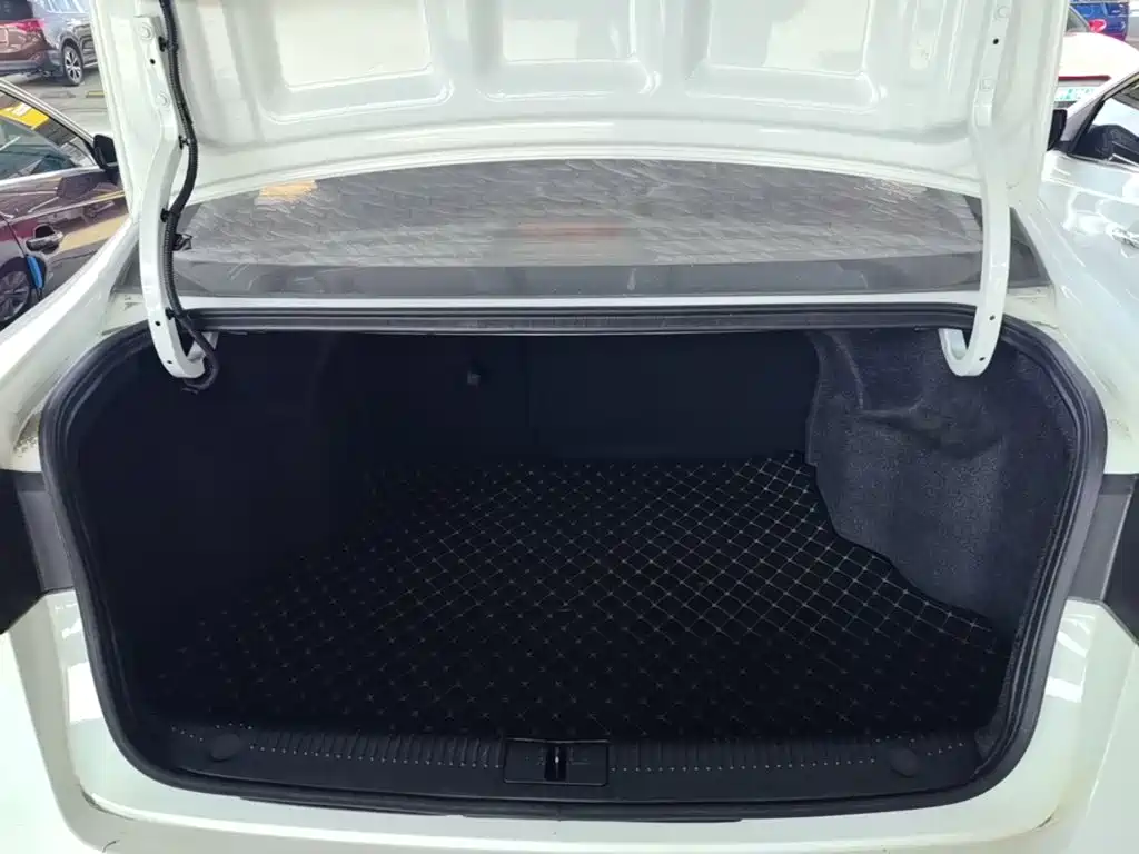 Roewe 360 — миниатюра 19