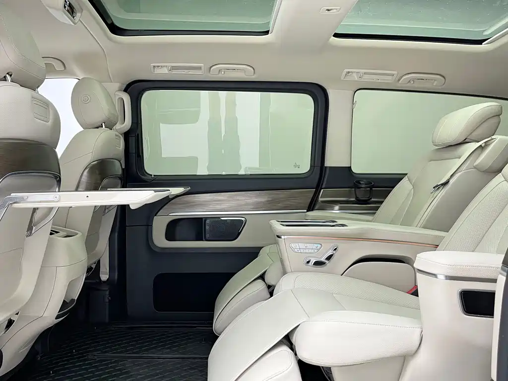 Mercedes-Benz V-Class — миниатюра 10