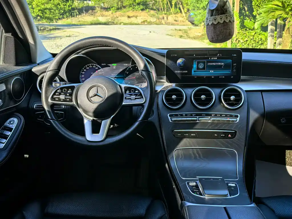Mercedes-Benz C-Class — миниатюра 11