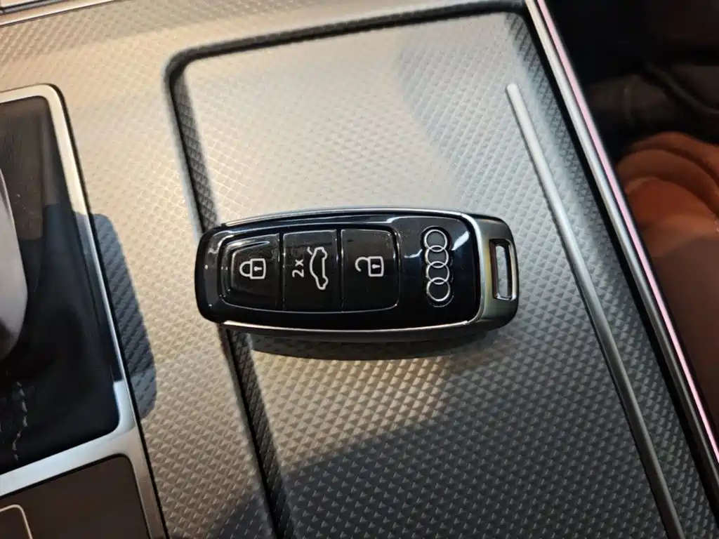 Audi A7L — миниатюра 9
