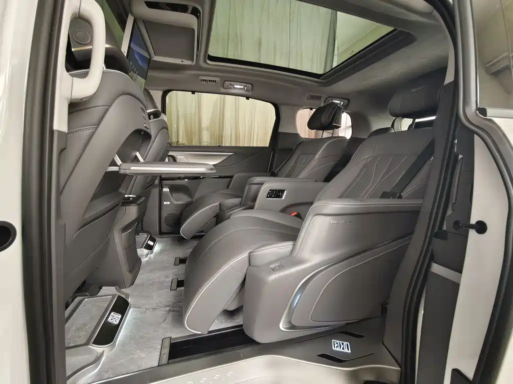 Buick GL8 — миниатюра 13