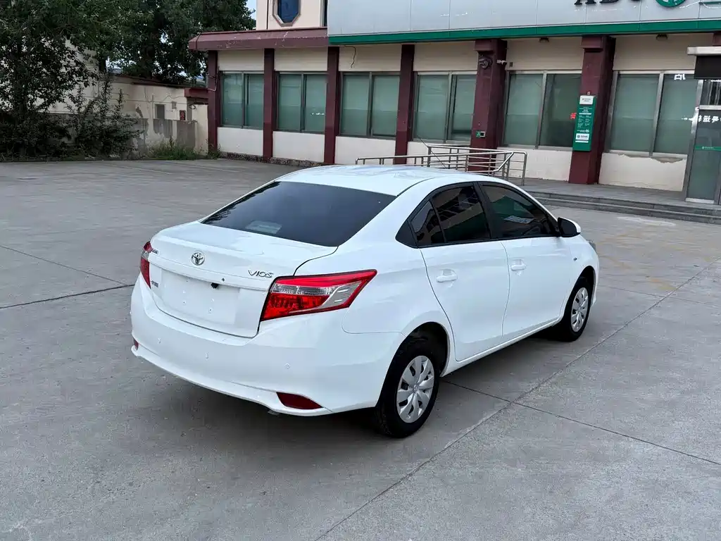 Toyota Vios — миниатюра 8
