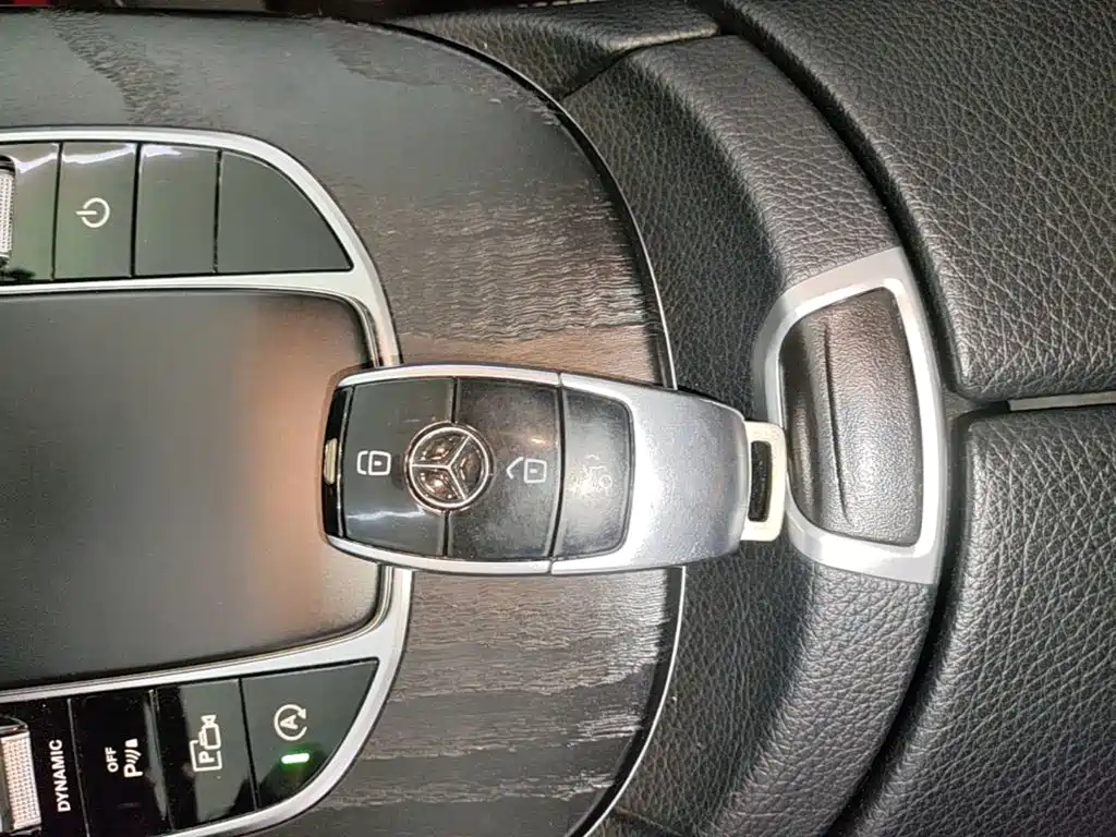 Mercedes-Benz E-Class — миниатюра 9