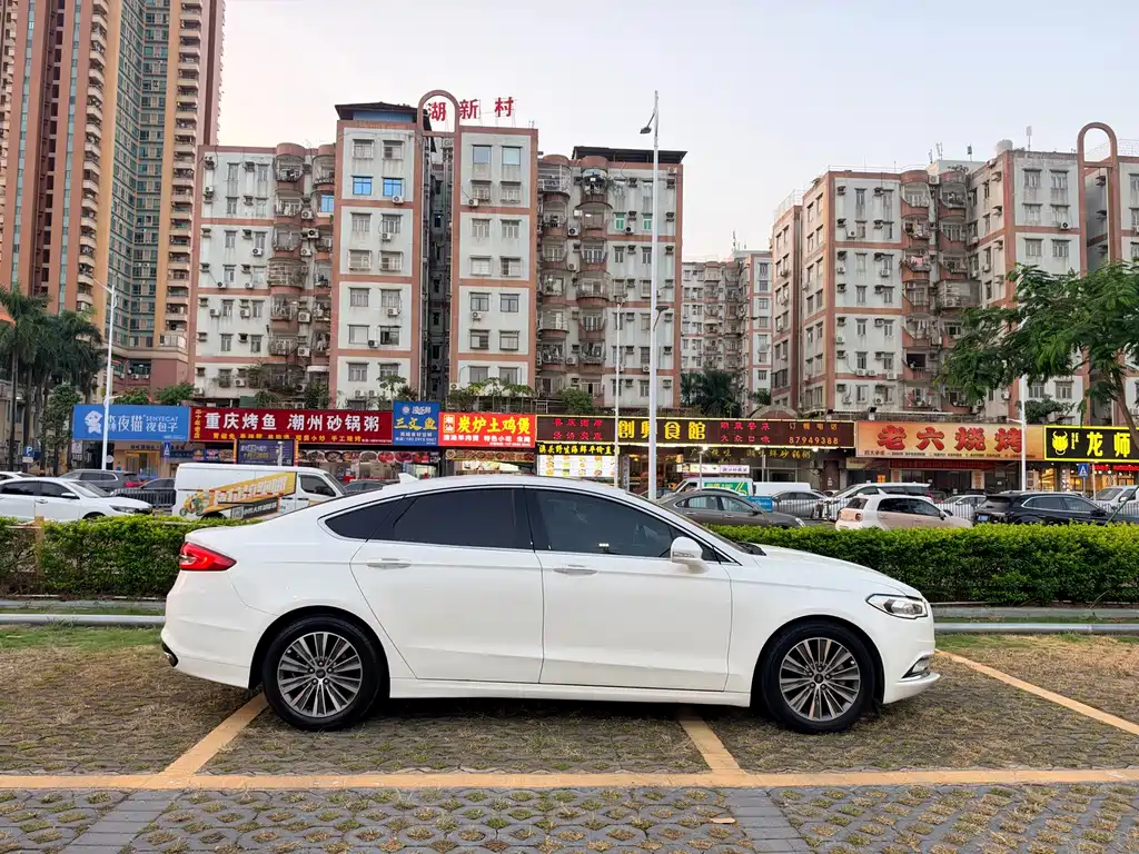 Ford Mondeo — миниатюра 7
