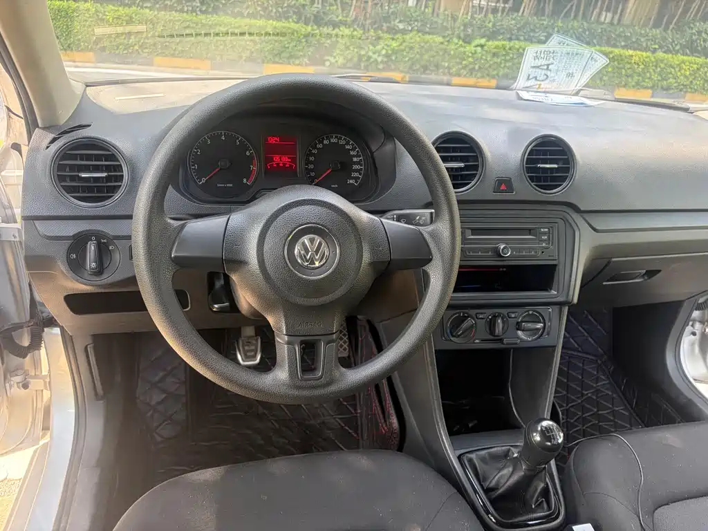 Volkswagen Jetta — миниатюра 14