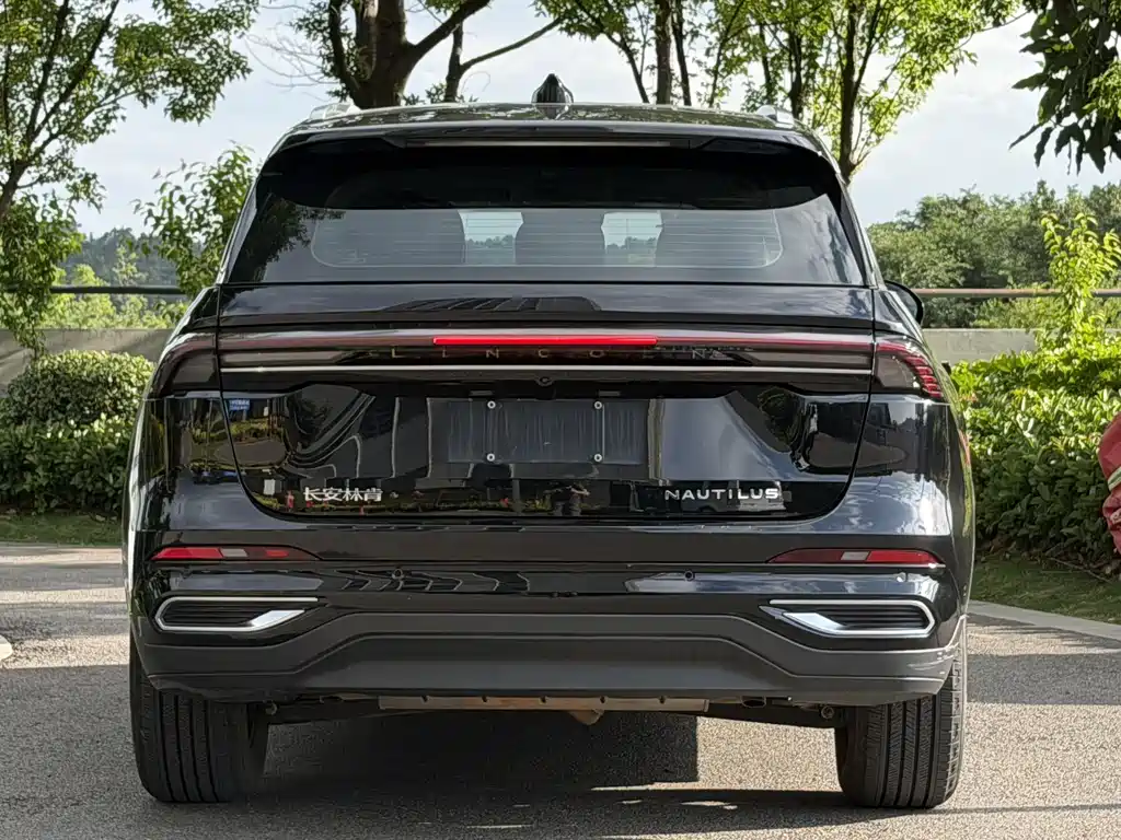 Lincoln Nautilus 2023 2.0T Premium