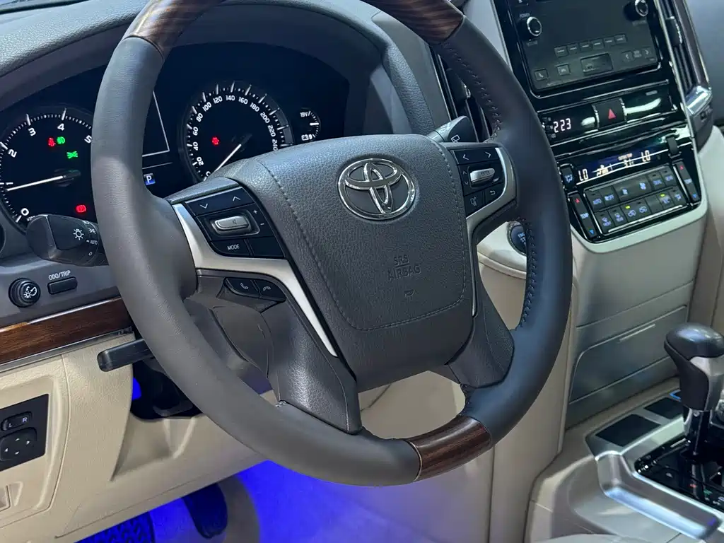 Toyota Land Cruiser — миниатюра 10