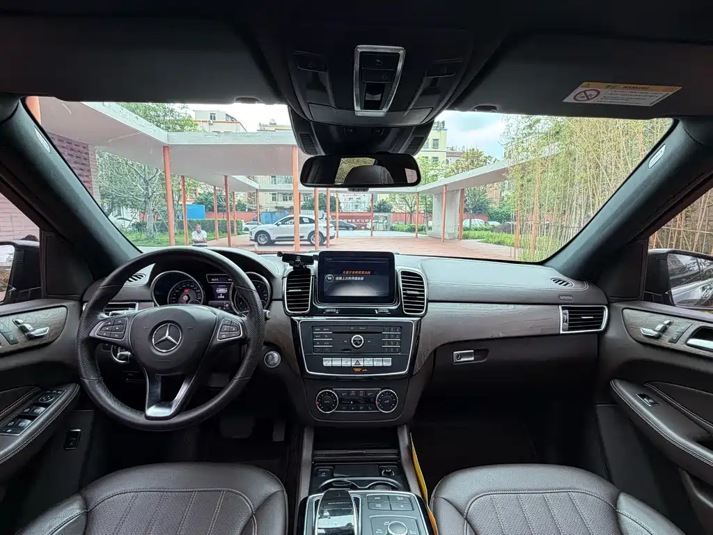 Mercedes-Benz GLE (Import) — миниатюра 4