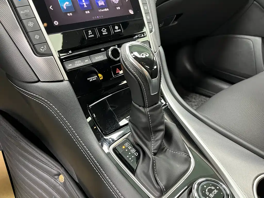 INFINITI Q50L