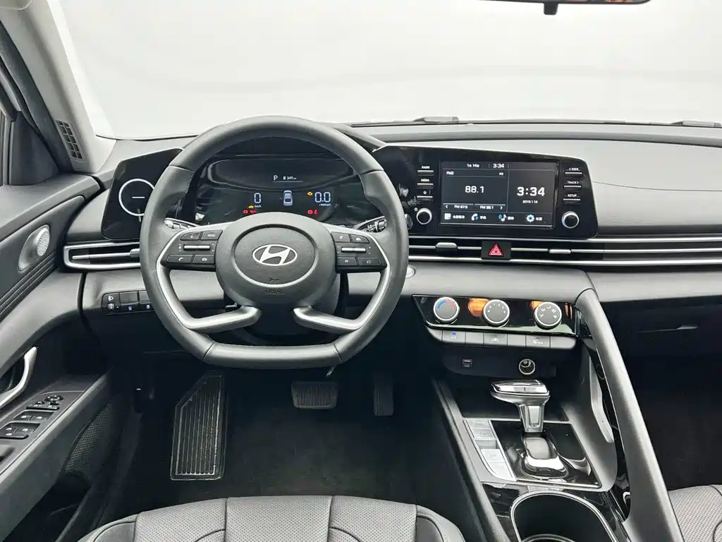 Hyundai Elantra — миниатюра 19