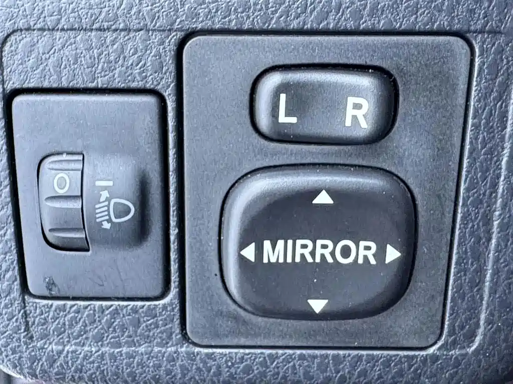Toyota Yaris L — миниатюра 9