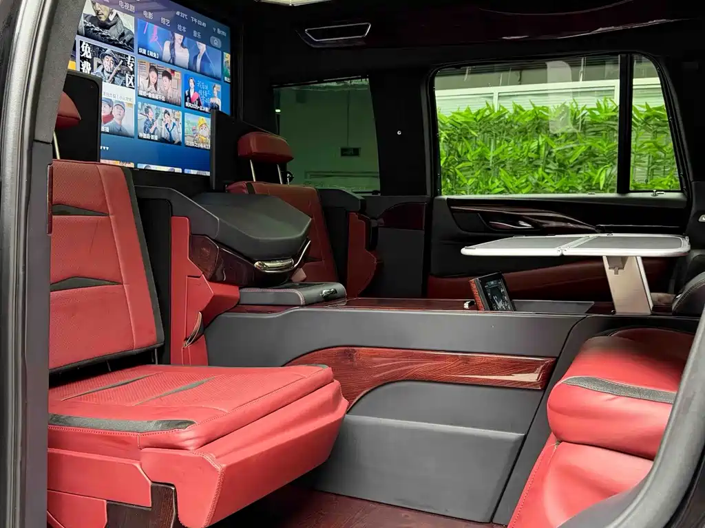 Cadillac Escalade — миниатюра 3