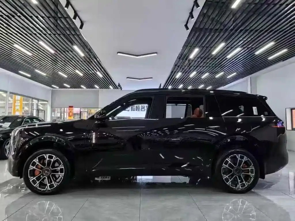Lynk & Co 900 — миниатюра 7