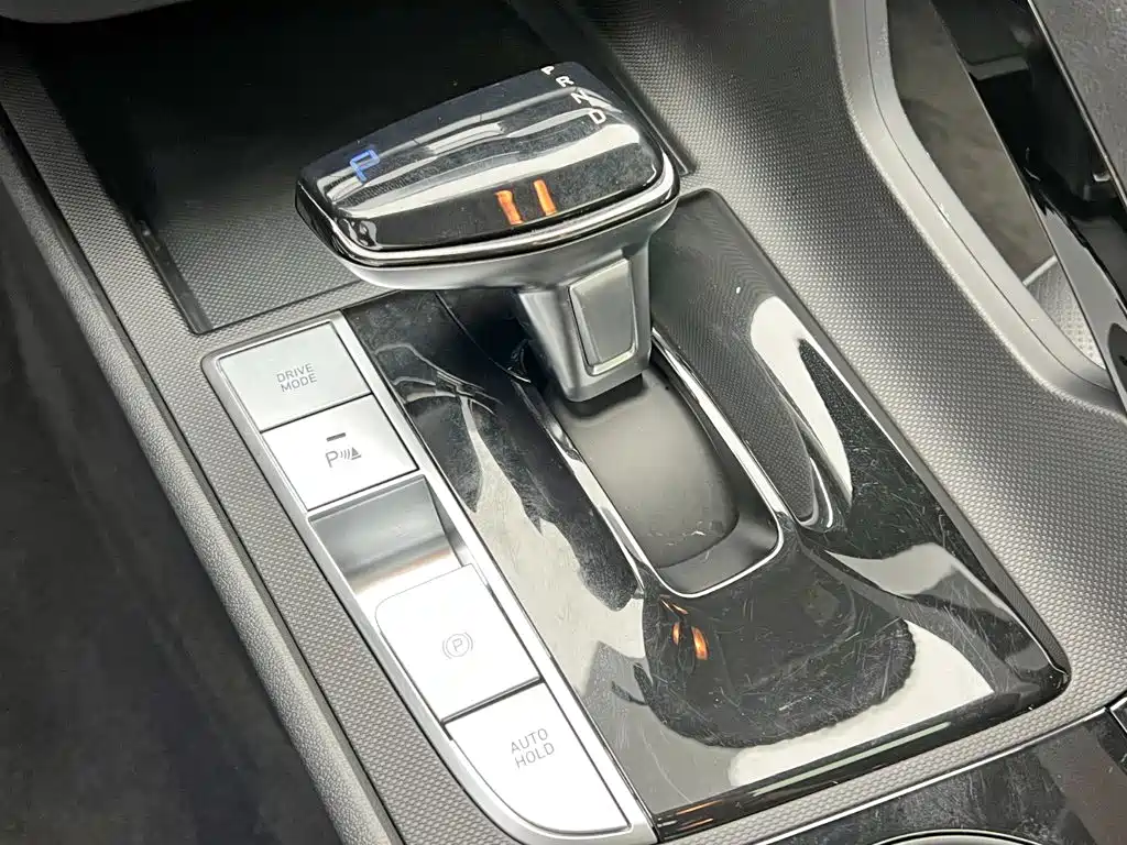 Hyundai Elantra — миниатюра 17