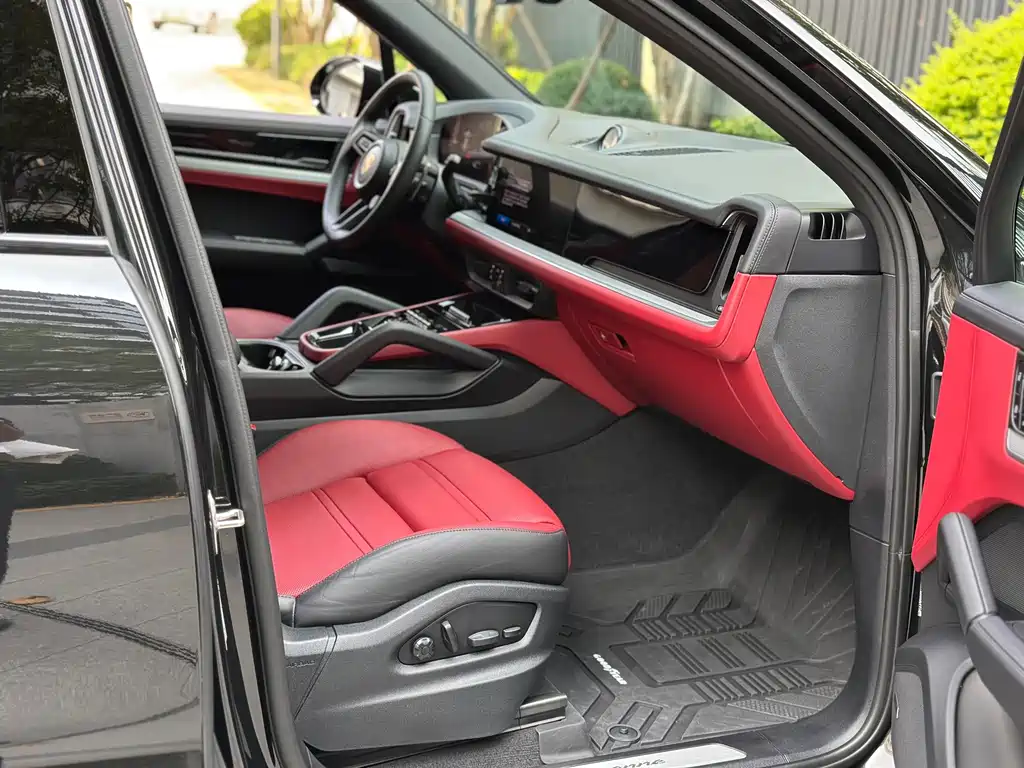 Porsche Cayenne — миниатюра 10