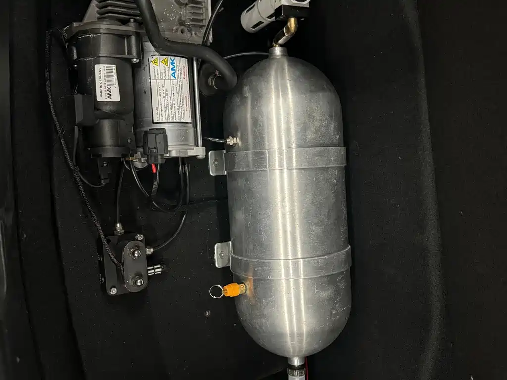 Tesla Model 3 — миниатюра 13