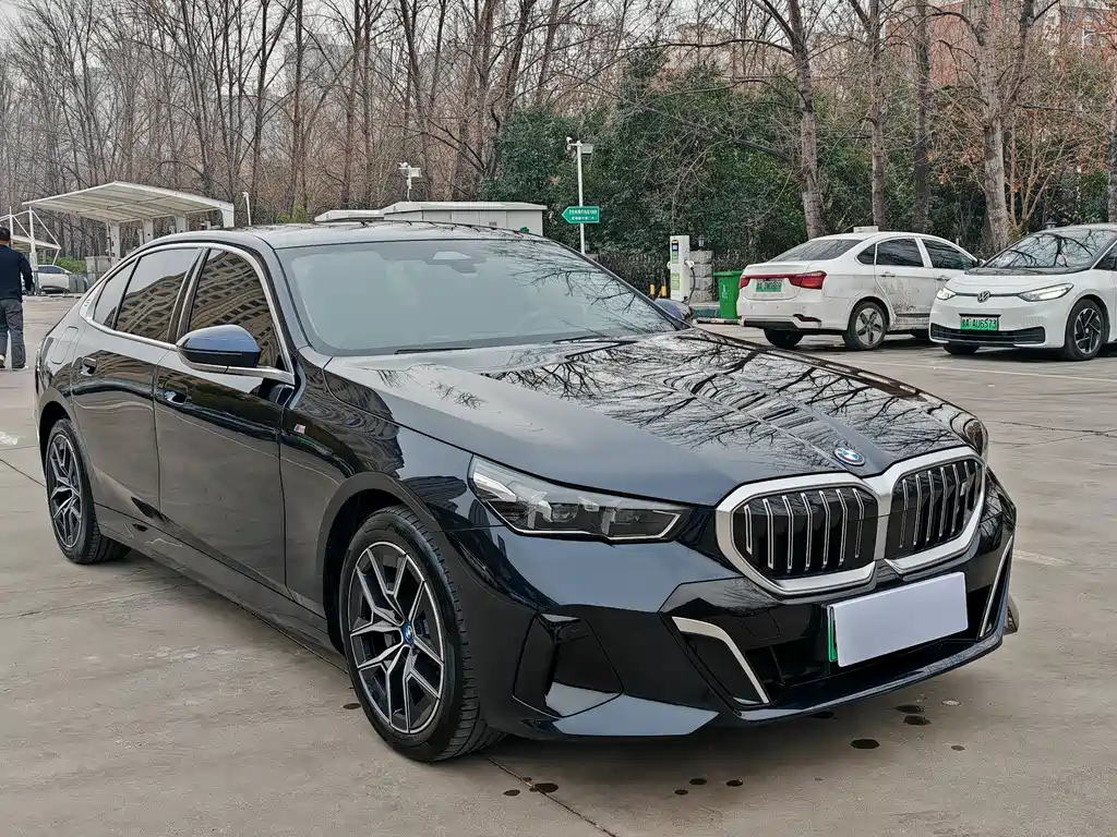 BMW I5