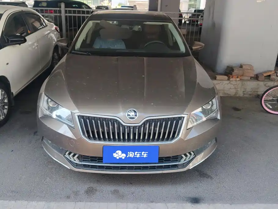 Skoda Superb — миниатюра 2