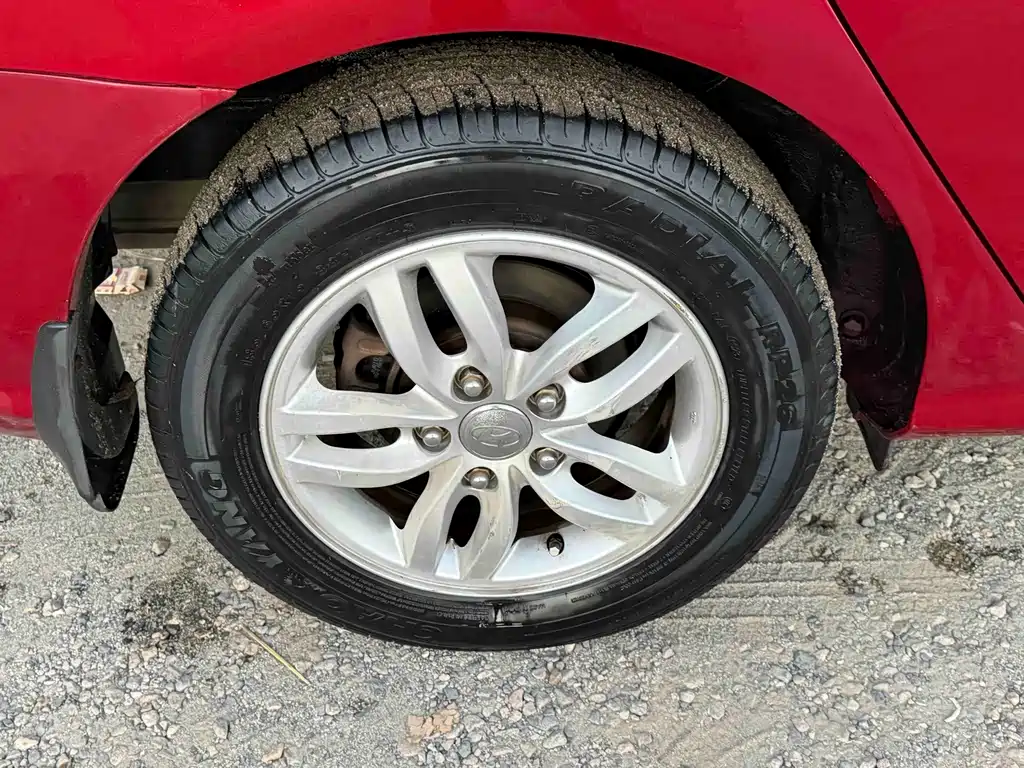 Hyundai Elantra — миниатюра 16