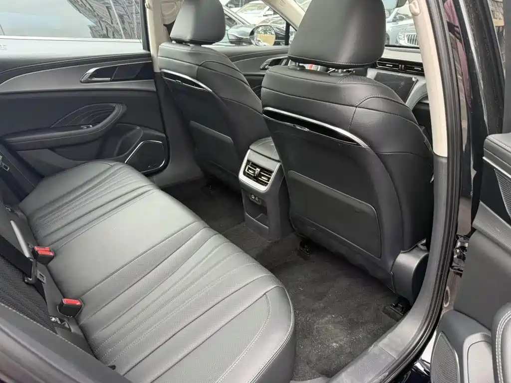 Hongqi Hongqi H5 — миниатюра 14